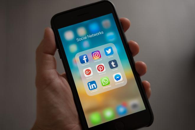  Meta Platforms Ireland Limited ukarana przez irlandzki organ ochrony danych grzywną w łącznej wysokości 390 mln EUR za naruszenie RODO w odniesieniu do usług Facebook i Instagram